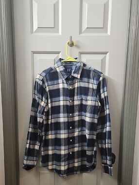 GAP Men's Navy and White Plaid Button-Down Shirt